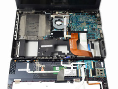 超薄因高度整合 索尼SNB独显本SD19拆解