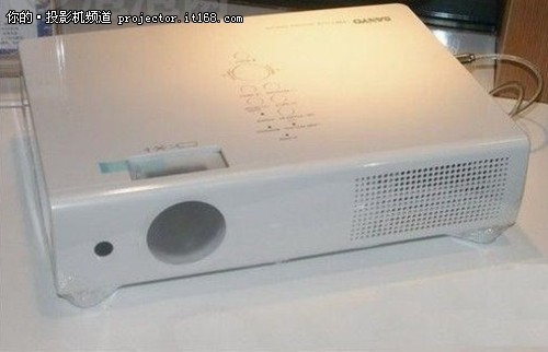 市场热销投影机推荐 三洋PLC-XU1060C促