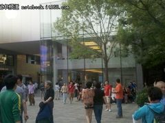 特殊的电子服务生 苹果2.0销售时代解析