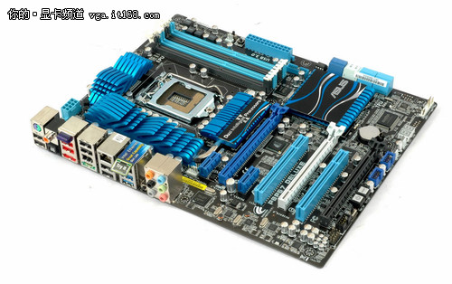 显示器接主板还是显卡_主板电源线怎么接组装电脑电源线接法_显示器接主板还是显卡