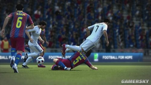 加入冲撞系统 FIFA 12首支预告片公布