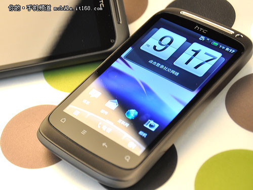 金属机身VS大屏诱惑 HTC G11/G12评测