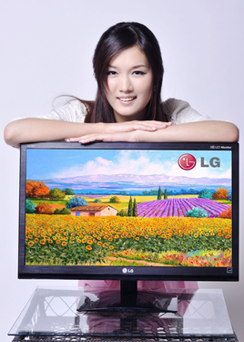 LG 不闪式 3D显示器助力史上最牛暑期档