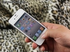 白色抢购中 16G iPhone4港版售4400元