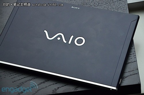 请问:索尼vaio e系列笔记本的外壳是什么材质的?