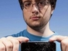 谁是让苹果恨之入骨的天才黑客少年？