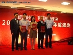 不闪式3D荣膺行业两项大奖
