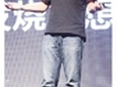 向极客示好：雷布斯巧造“米格机”