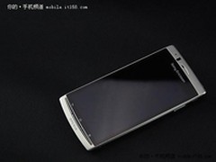 打破iPhone最薄记录 索爱LT15i售价2550