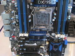 原厂也不错 Intel DX79SI主板在IDF曝光