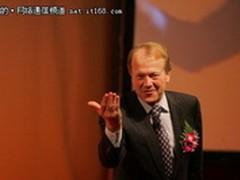 思科钱伯斯续任3年 在中国市场挑战华为