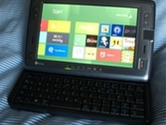 [图]HTC陈年滑盖手机Shift也玩Windows8