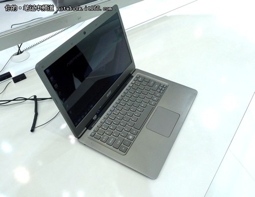 Ultrabook成Air劲敌 Acer S3  真机图赏