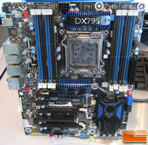 原厂也不错 Intel DX79SI主板在IDF曝光