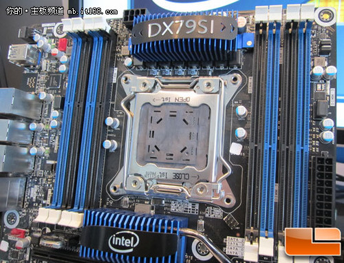 原厂也不错 Intel DX79SI主板在IDF曝光