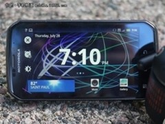 双核单待三网 摩托罗拉MB855售价2880元