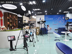 新贵驾到 爱疯就来百脑汇美罗店搜罗