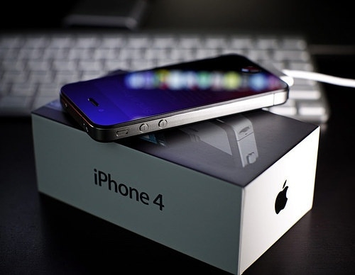 “̎”Ľ֮iPhone4ؚw