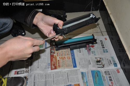 碳粉盒拆分-廉价激打低成本计划 惠普1007加粉
