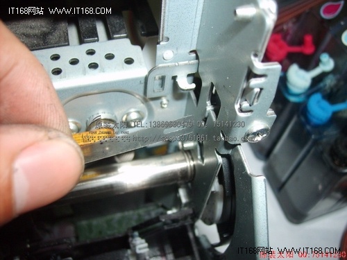 爱普生R230喷墨打印机拆机解决卡纸故障