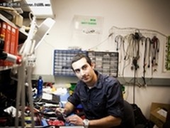 黑客故事：12个月造Facebook开源服务器