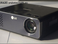 iPhone新玩法 连LG HW300TC便携投影机
