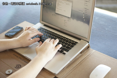 创意无限 硬纸板也来打造笔记本保护套