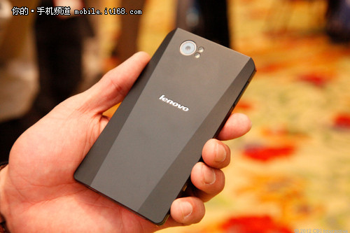 Intel最强处理器 联想K800获入网许可