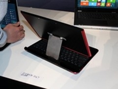 IDF2012：平板+底座 Intel翻转屏概念本