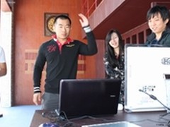 海尔3D体感跑车笔记本亮相北京车展