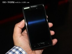 四天待机时间 摩托RAZR MAXX售价3690元
