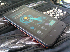 看全球第四平板 乐Pad吃上冰淇淋三明治