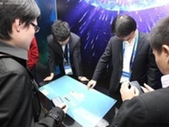 三星推出革新性多点触摸解决方案SUR40
