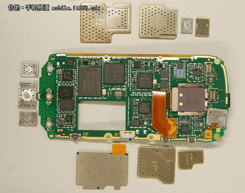 芯片揭秘 曝诺基亚808 PureView拆解图