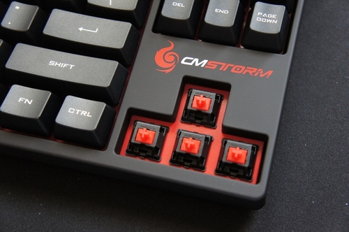 类肤质外壳 酷冷至尊红轴机械键盘评测