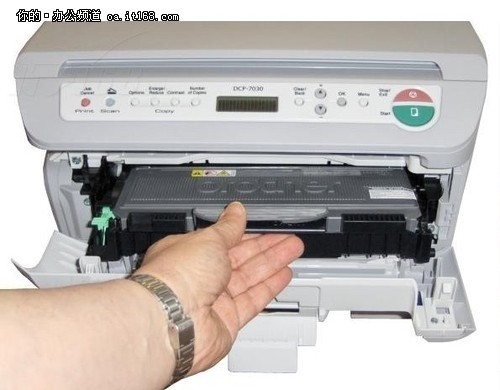 平板式设计 兄弟 dcp-7030 报价1250元