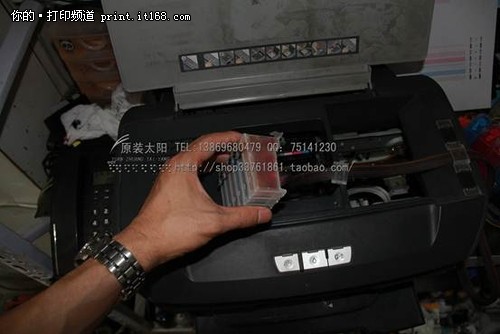 爱普生 Epson R270更换搓纸轮