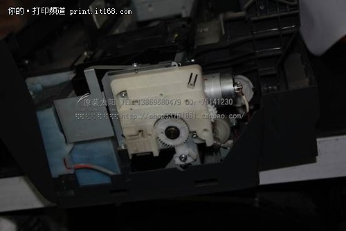 爱普生 Epson R270更换搓纸轮