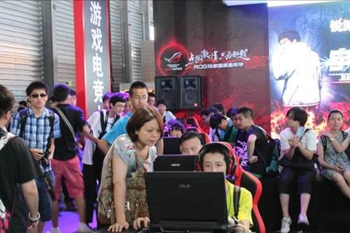 精彩纷呈 ChinaJoy2012ROG展台体验为王