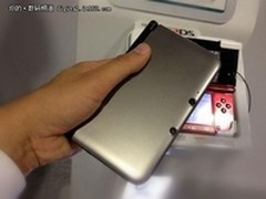 双屏裸眼掌机升级 任天堂3DS LL售1700