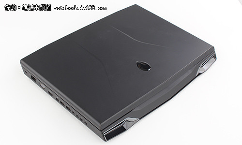 戴尔alienware m17x-r4 外观图