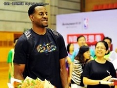 联想CES新品首度亮相 NBA球星乐动泉城