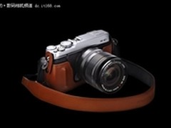 瞅准无反空白 富士全力研究全幅无反机