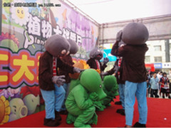 百脑汇“植物大战僵尸”快闪路演会场！