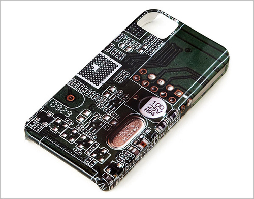 高科技产物把电路板做成iphone手机壳