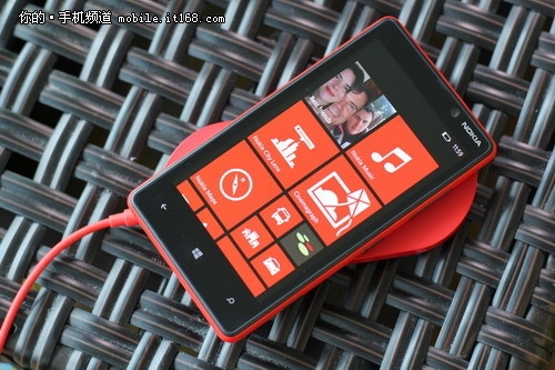 支持电信网络 诺基亚Lumia822首次泄露