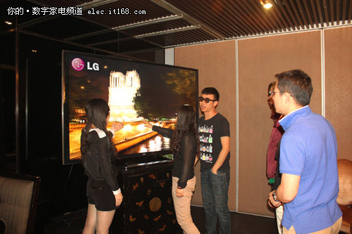 LG携84寸Ultra超高清3D电视亮相北京