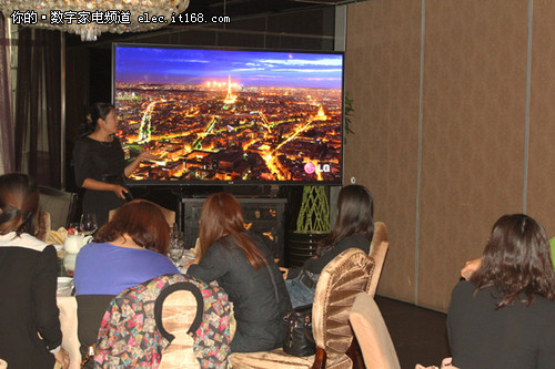 LG携84寸Ultra超高清3D电视亮相北京