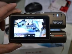 全球最大屏 DEC中恒SG-53行车记录仪680