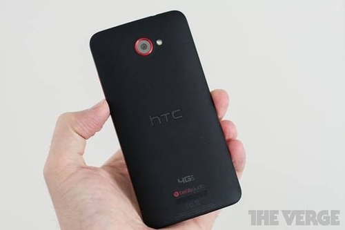 HTC Droid DNA评测汇总：屏幕好续航差